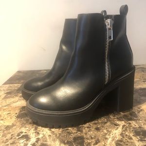Black platform Steve Madden booties